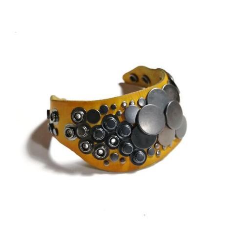 Stand out with style in this unique leather bracelet.